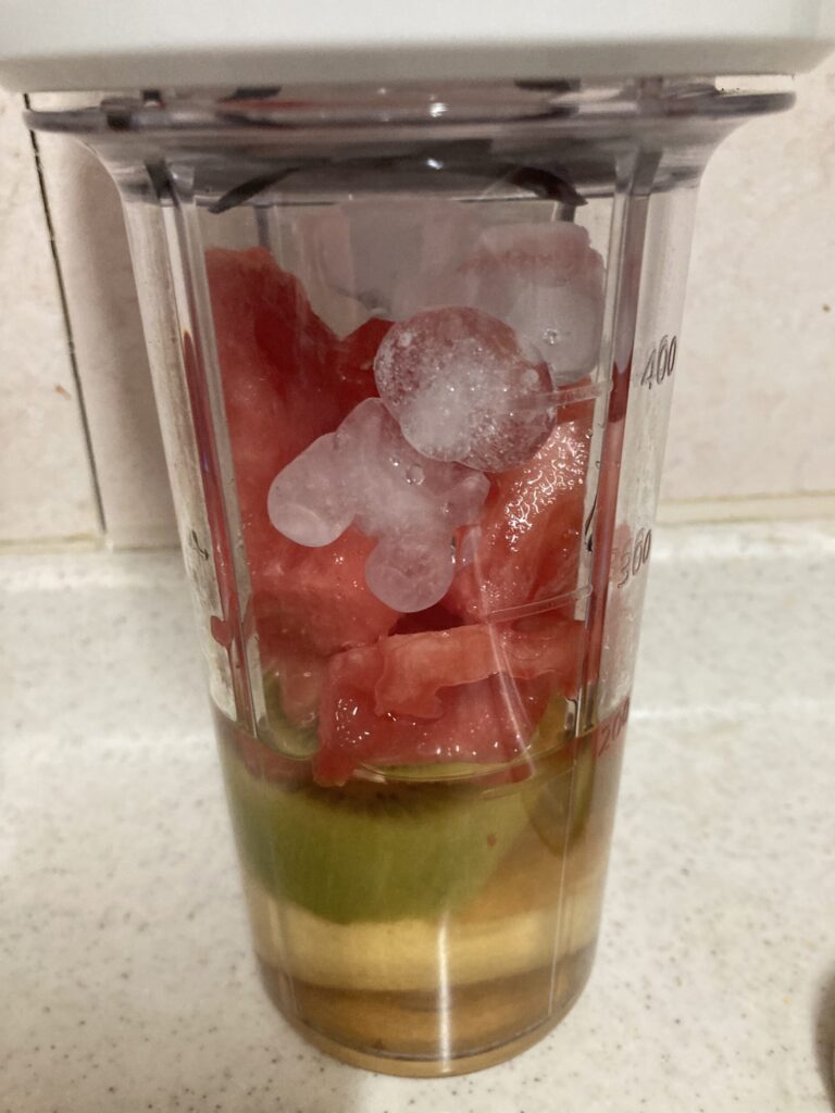 スイカとキウイ、バナナジュース